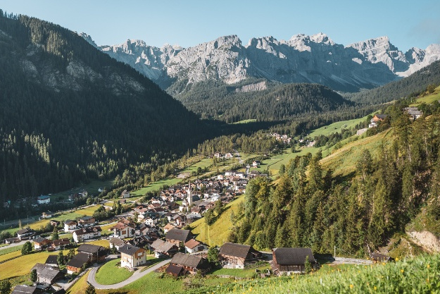 Vom Bergsteigerdorf Lungiar&uuml; zum Bergsteigerdorf Matsch